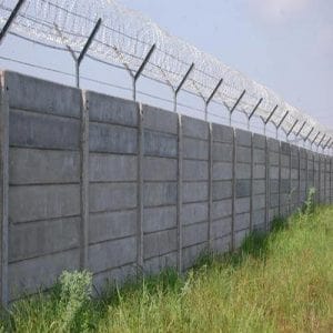 Precast Wall With GI Barbed Wire Fencing in Kanpur